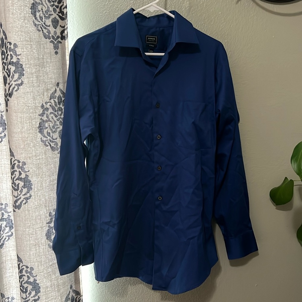 Men’s Button-up dress shirt